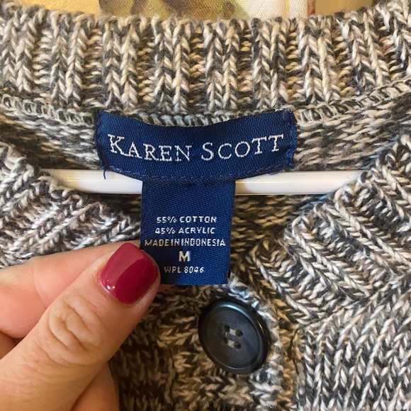 Sweater - Picture 2 of 3